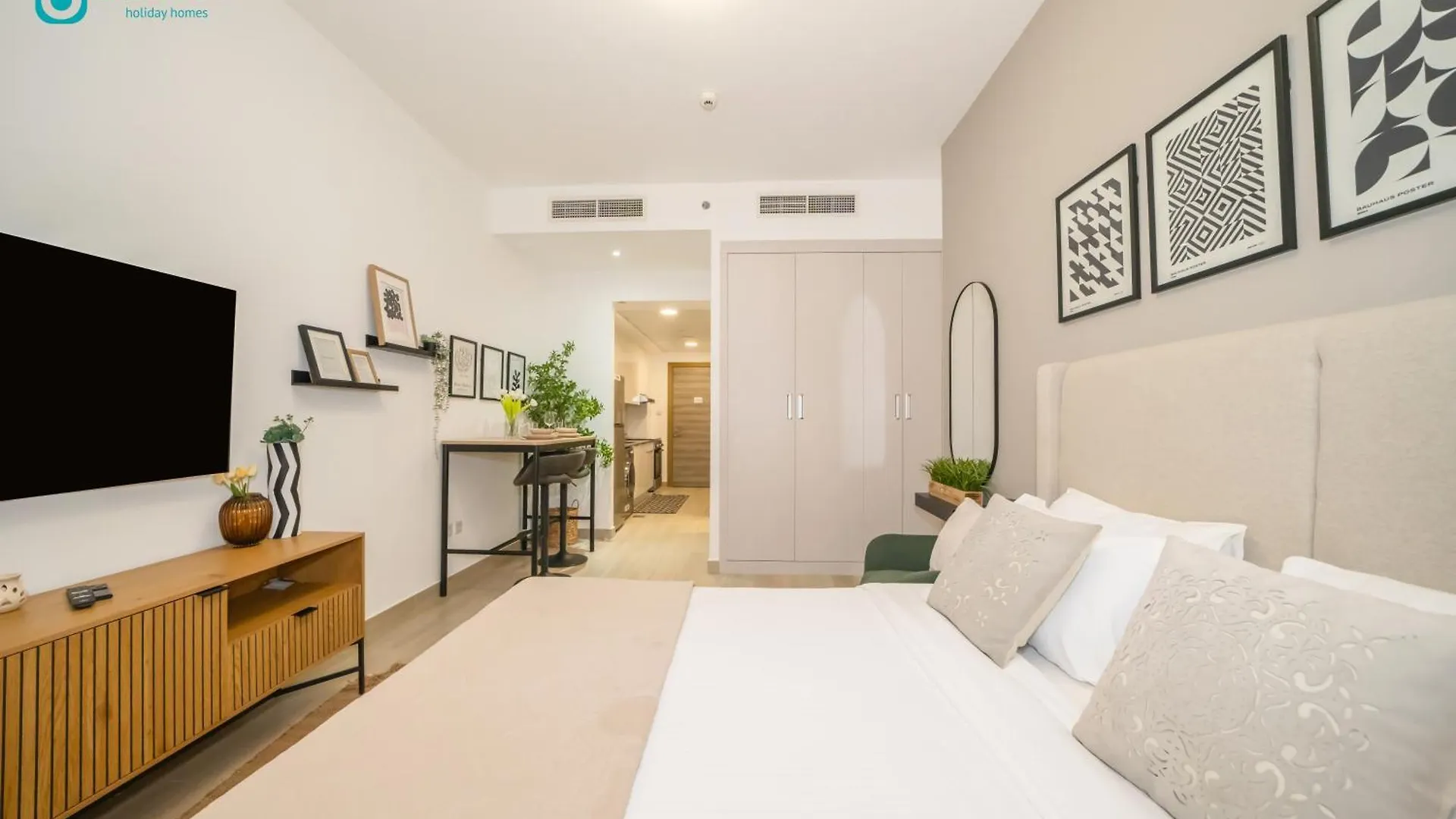 Blue Breeze - Elegant & Cozy Studio In Jvc Dubai Apartment