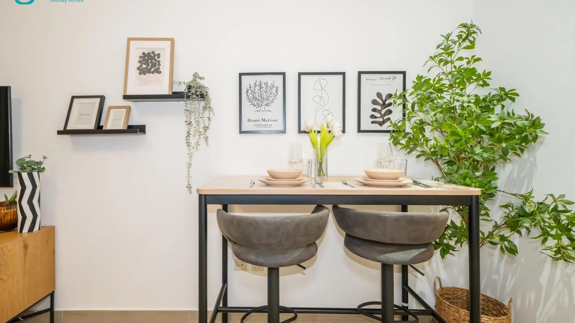 Blue Breeze - Elegant & Cozy Studio In Jvc Dubai
